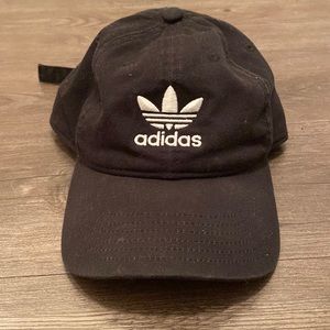 🔥ADIDAS ADJUSTABLE HAT BLACK/WHITE🔥
